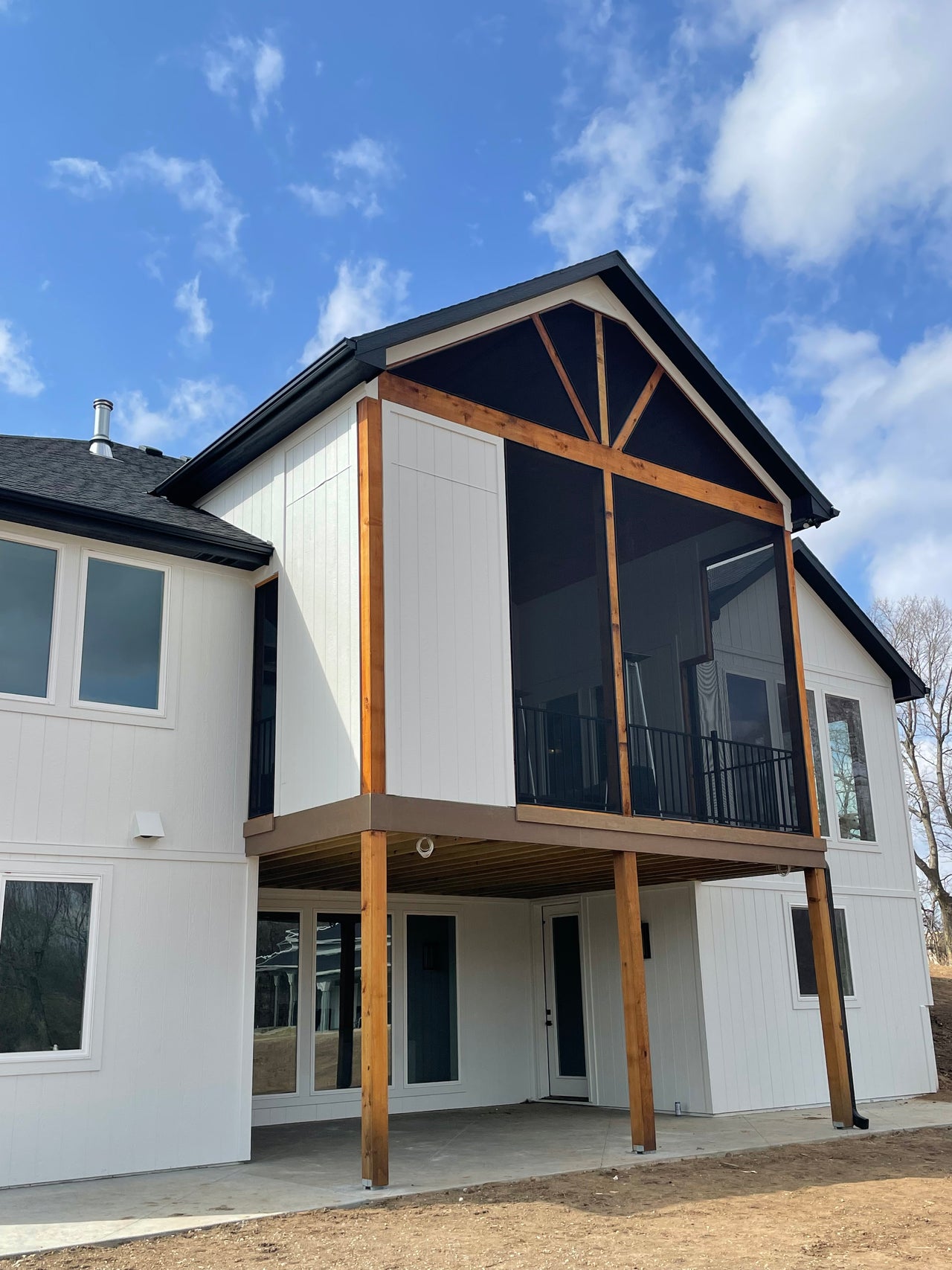 Lee's Summit, MO Screen Room - December 2024